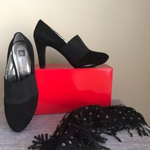 Anne Klein suede shoes